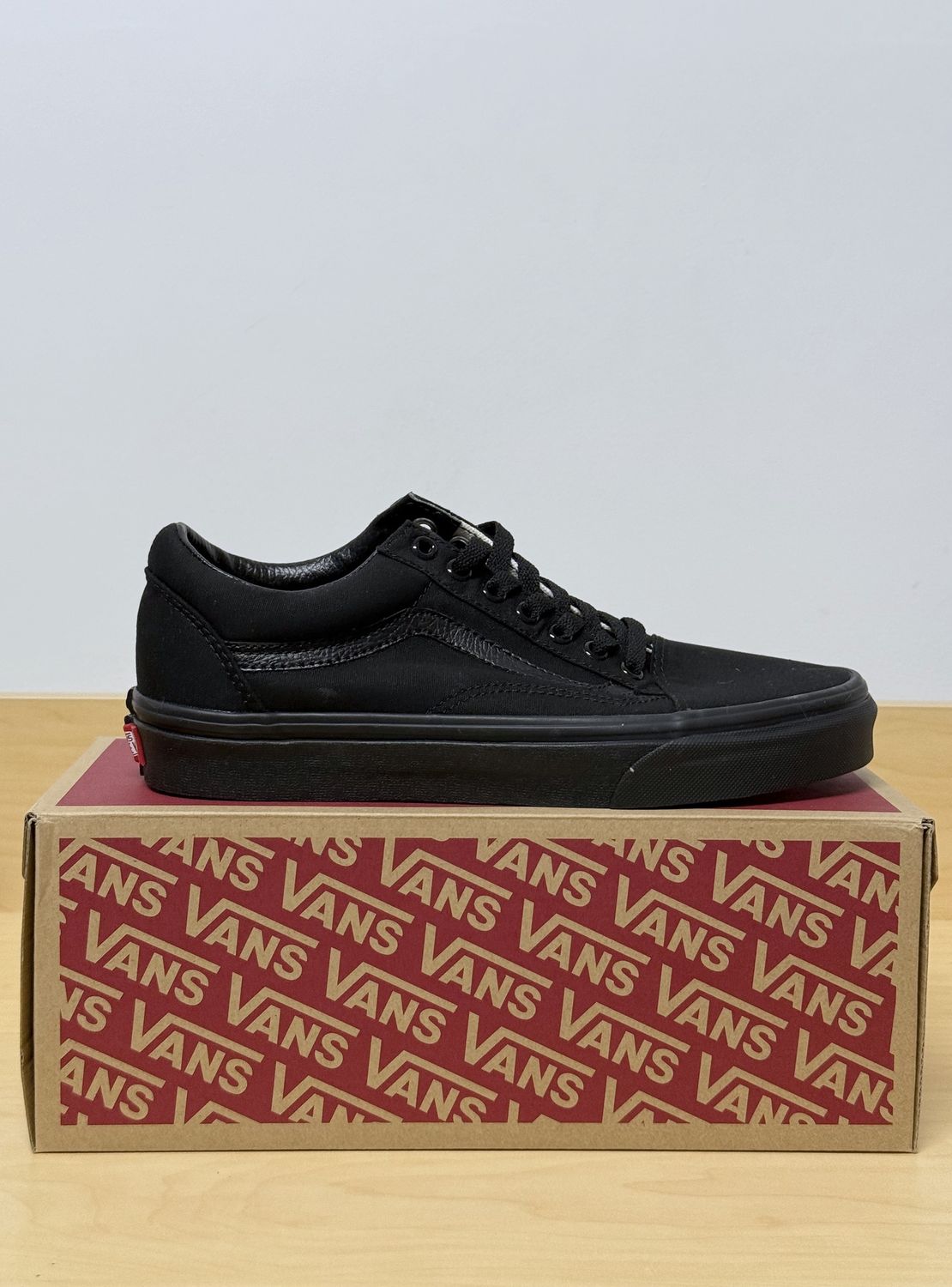 Vans Triple Black Sz 8M