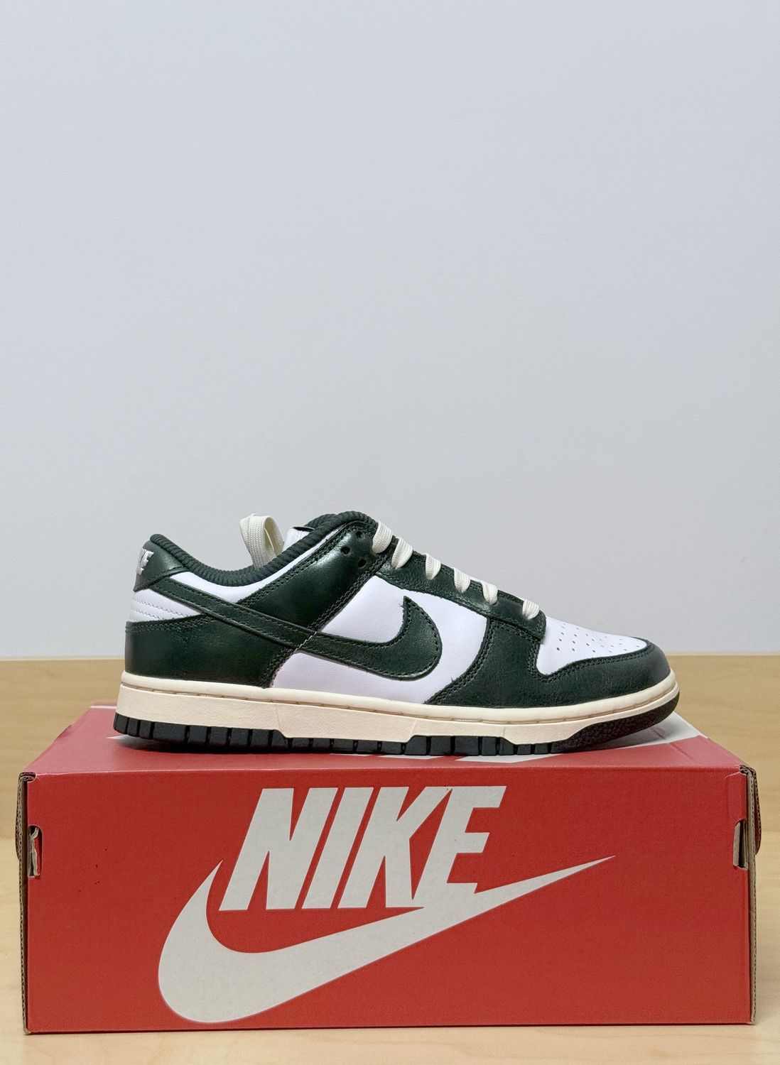 Nike Dunk Low Vintage Green Sz 7W