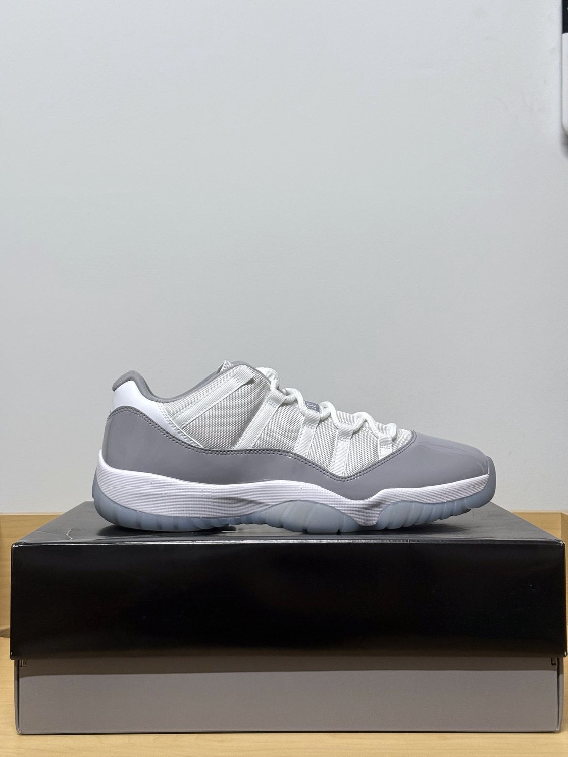 Jordan 11 Low Cool Grey Sz 13M