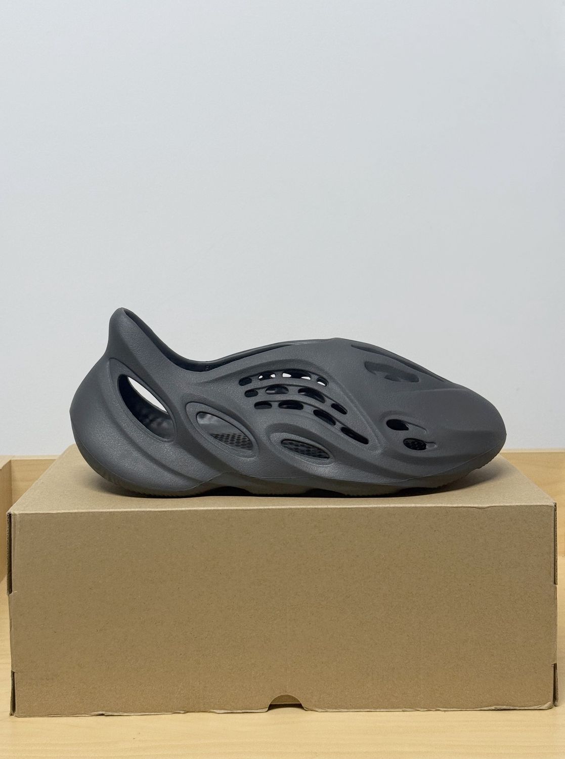 Yeezy Foam Runner Carbon Sz 13M