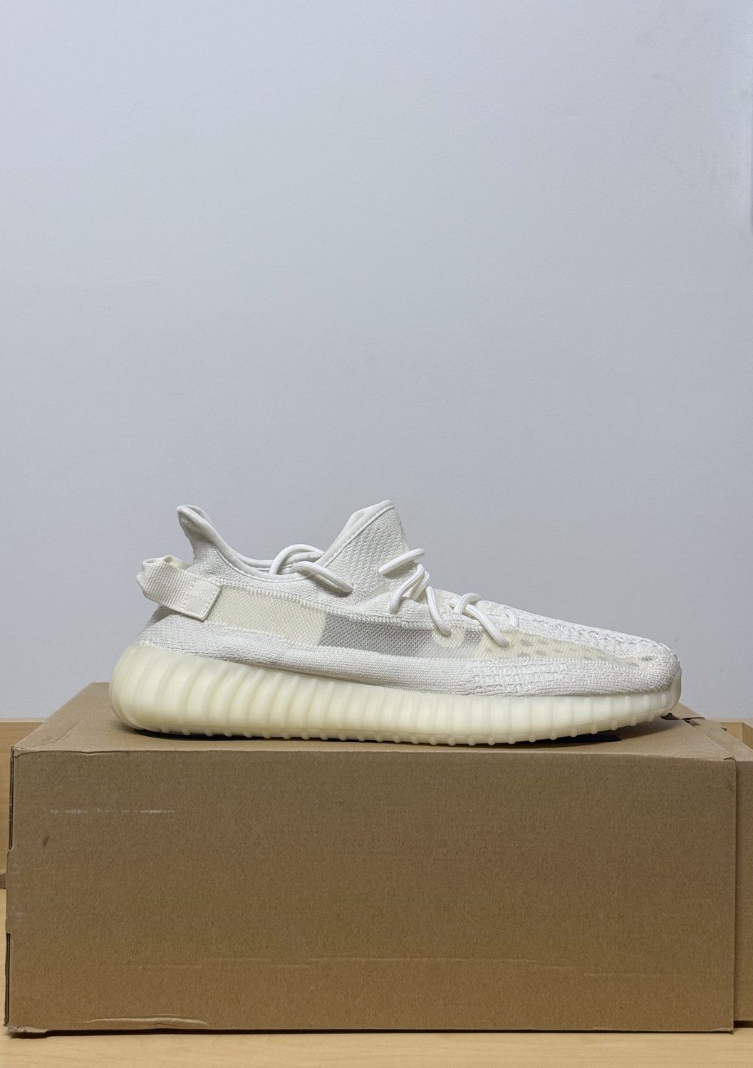 Yeezy 350 V2 Bone Sz 13.5M