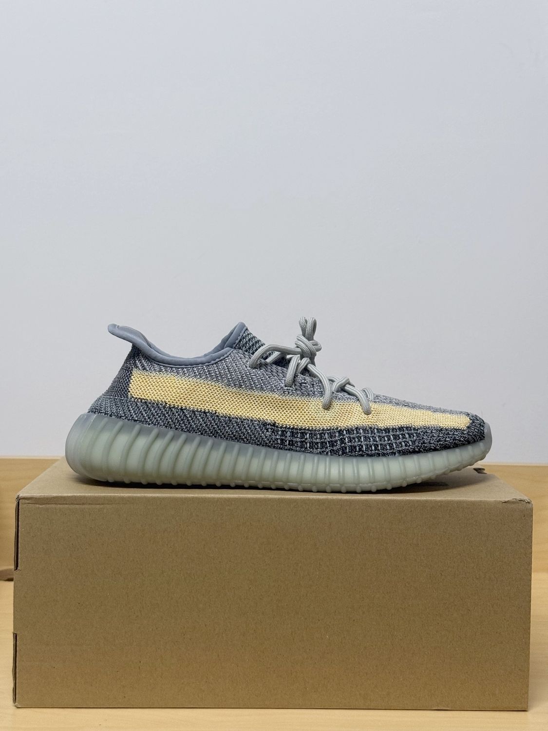 Yeezy 350 Ash Blue Sz 10.5M