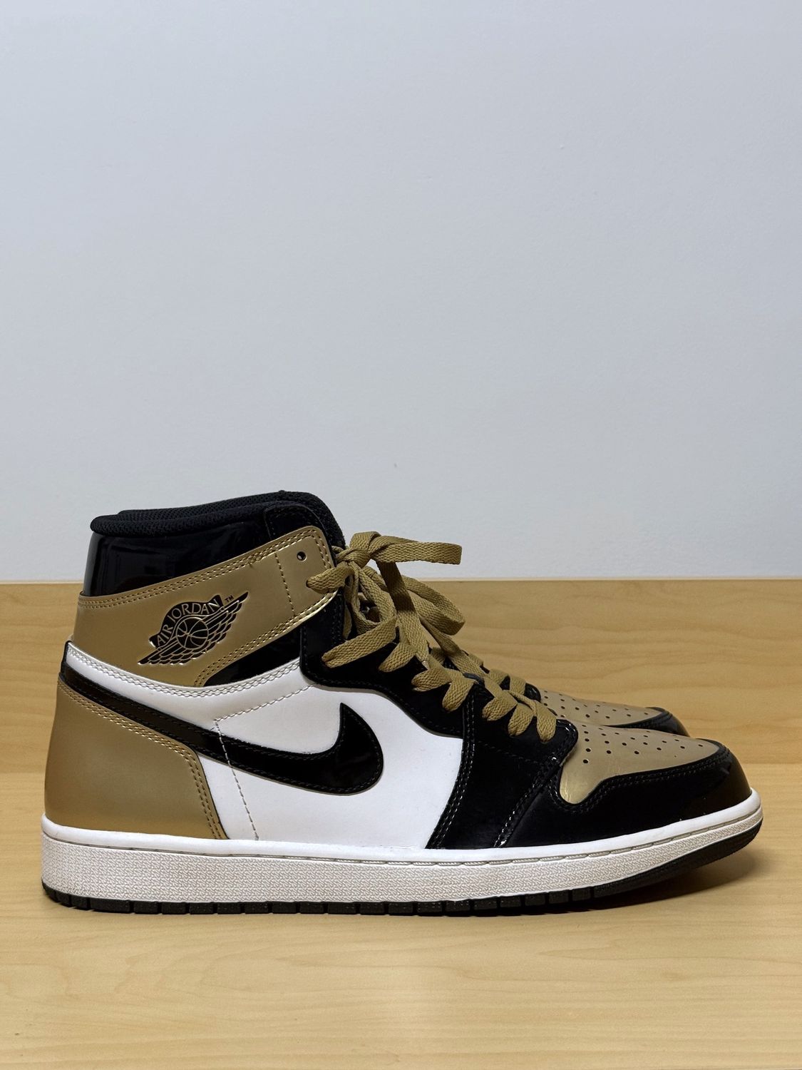 Jordan 1 Gold Toe NRG Sz 12M