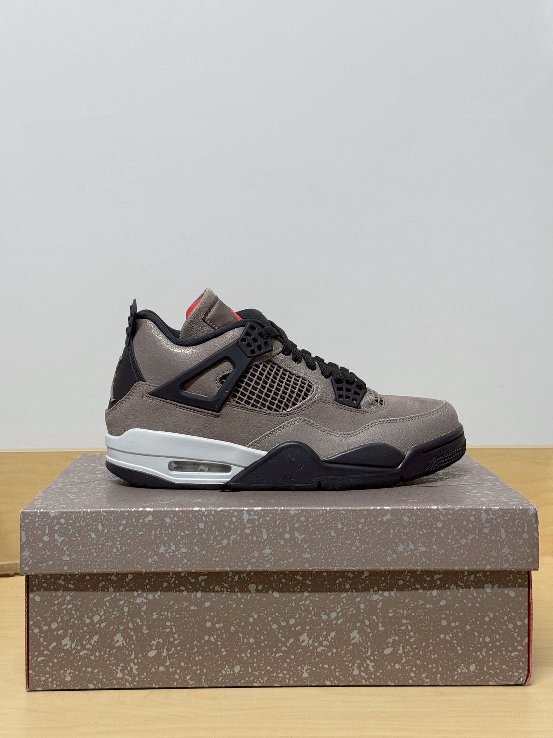 Jordan 4 Taupe Sz 7.5M