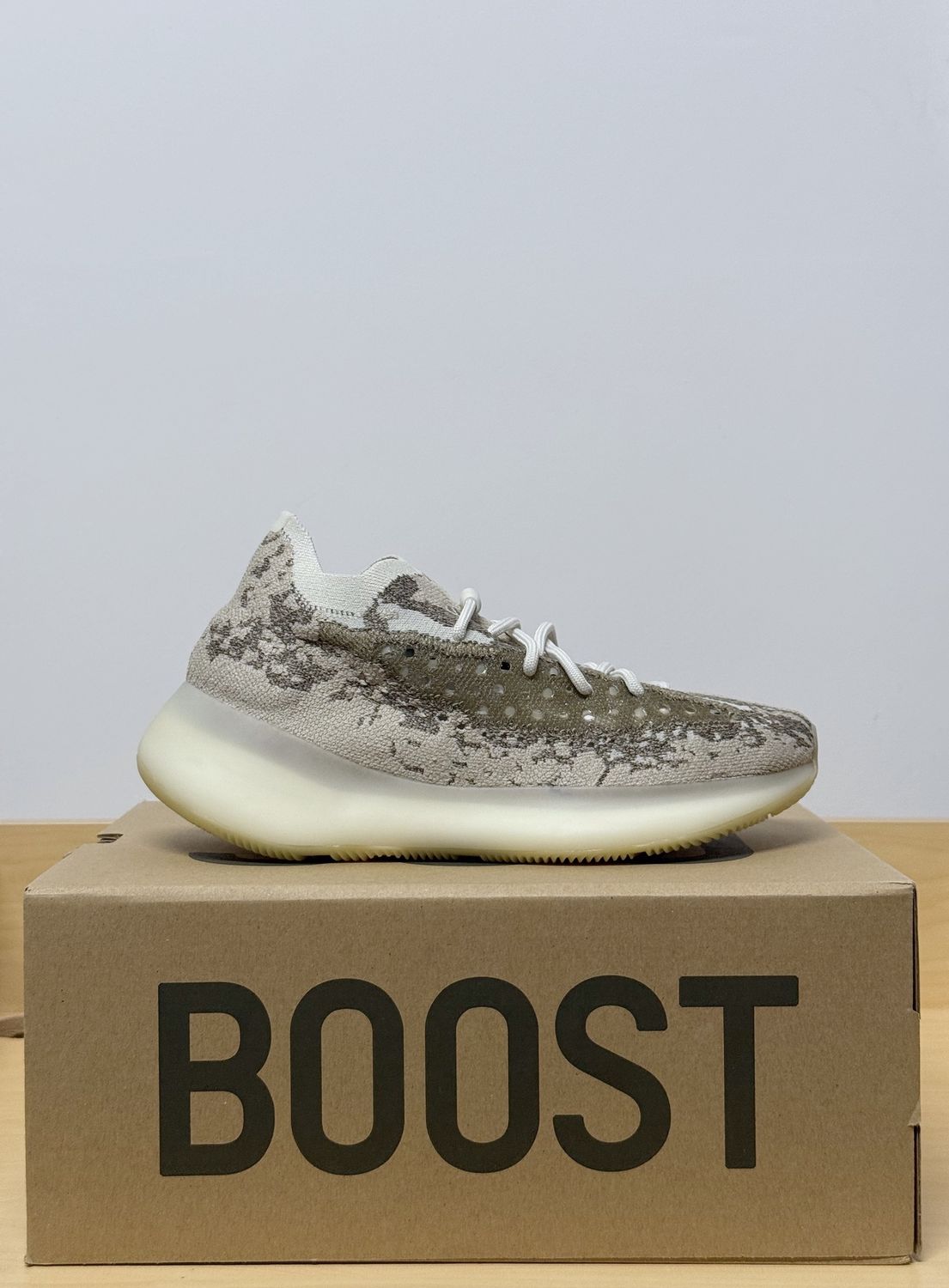Yeezy 380 Pyrite Sz 9.5M
