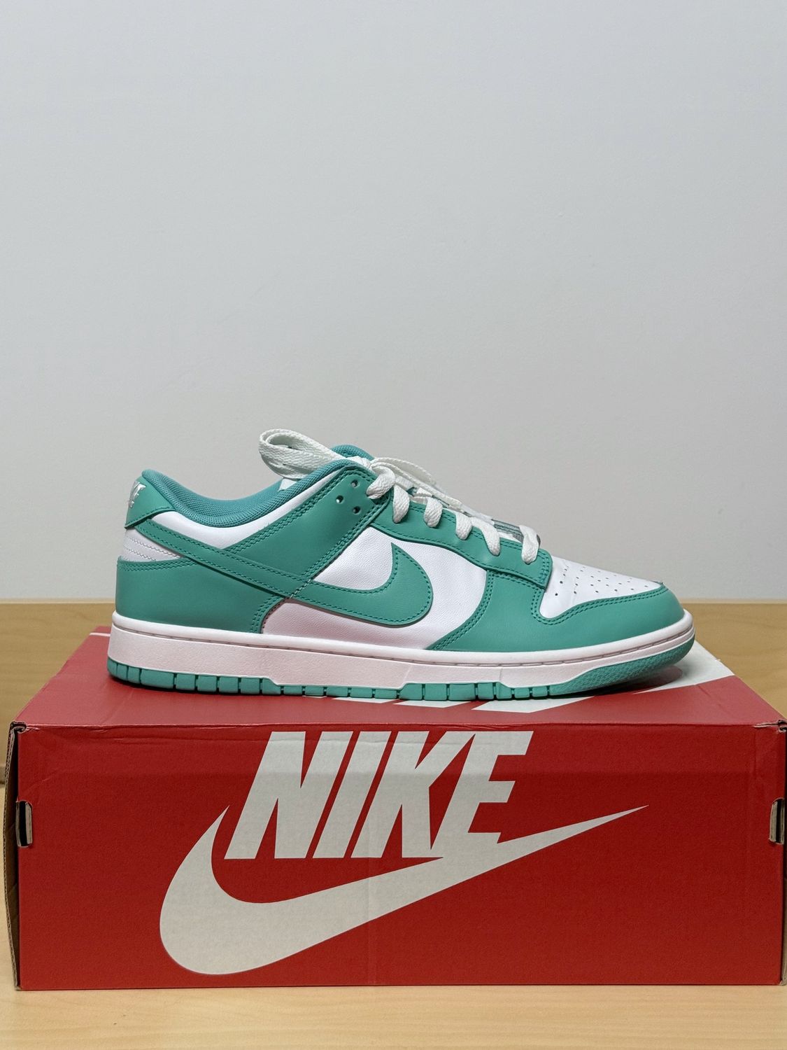 Nike Dunk Low Clear Jade Sz 10M