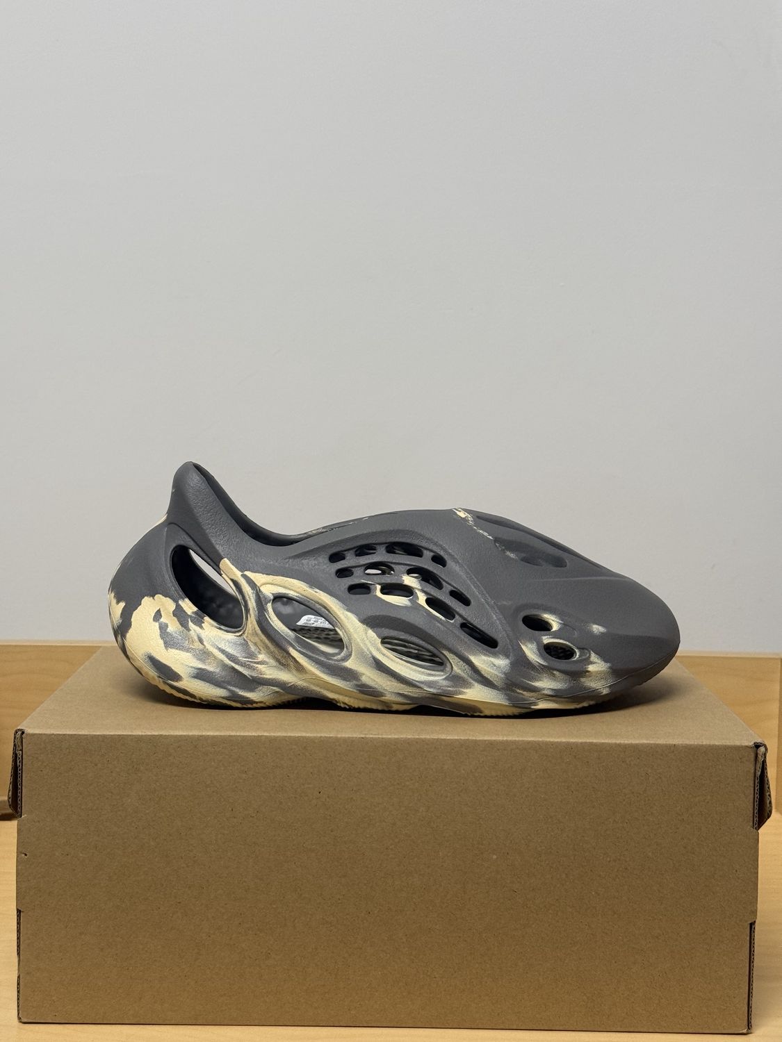 Yeezy Foam Runner Moon Sz 10M