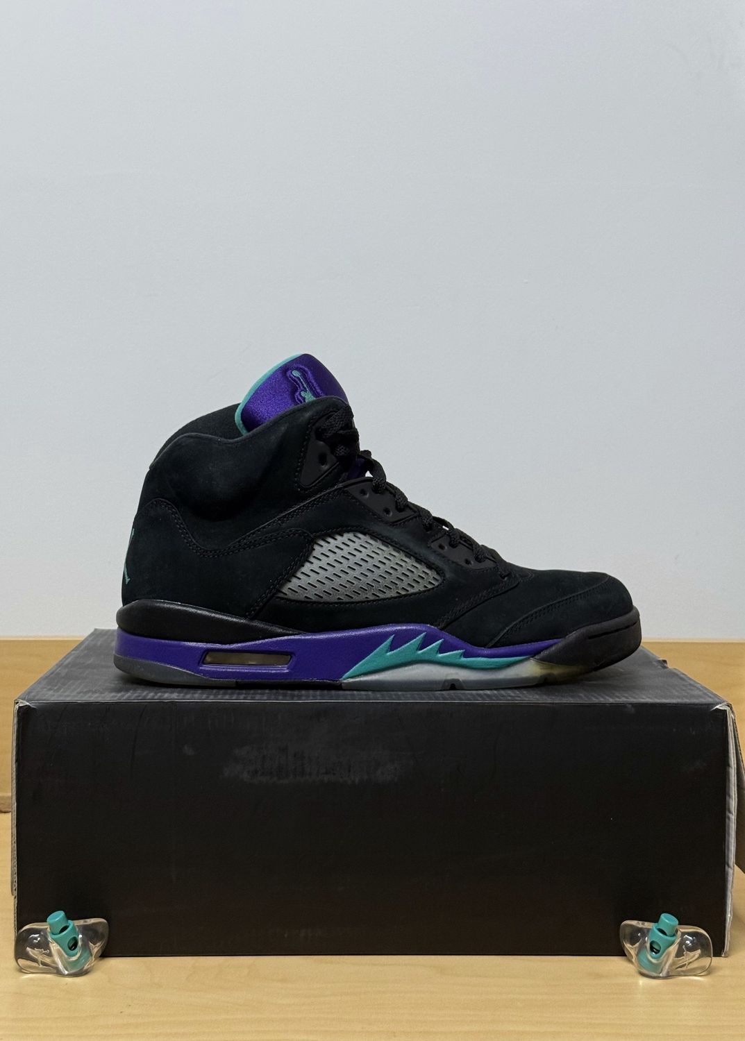 Jordan 5 Black Grape Sz 10M