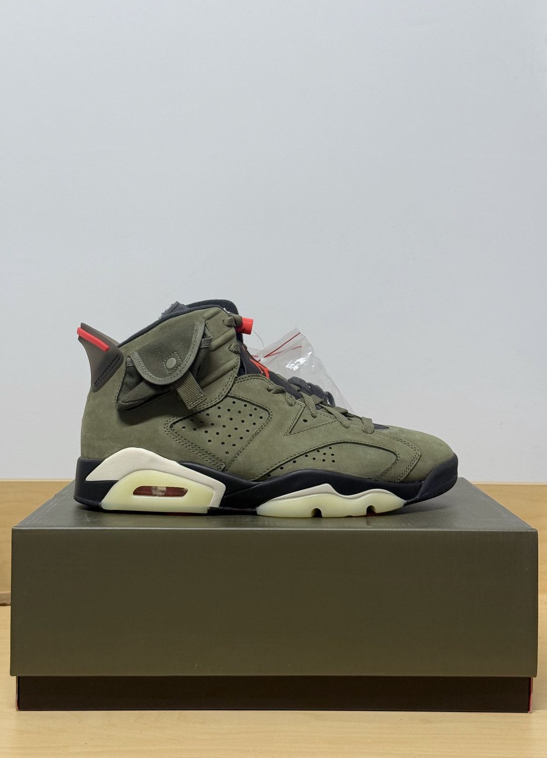 Jordan 6 Travis Scott Olive Sz 9.5M