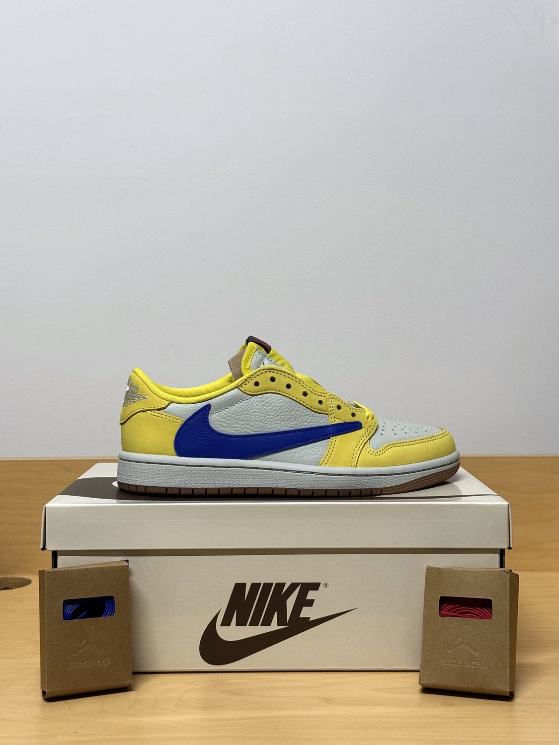 Jordan 1 Low Travis Canary Sz 7W