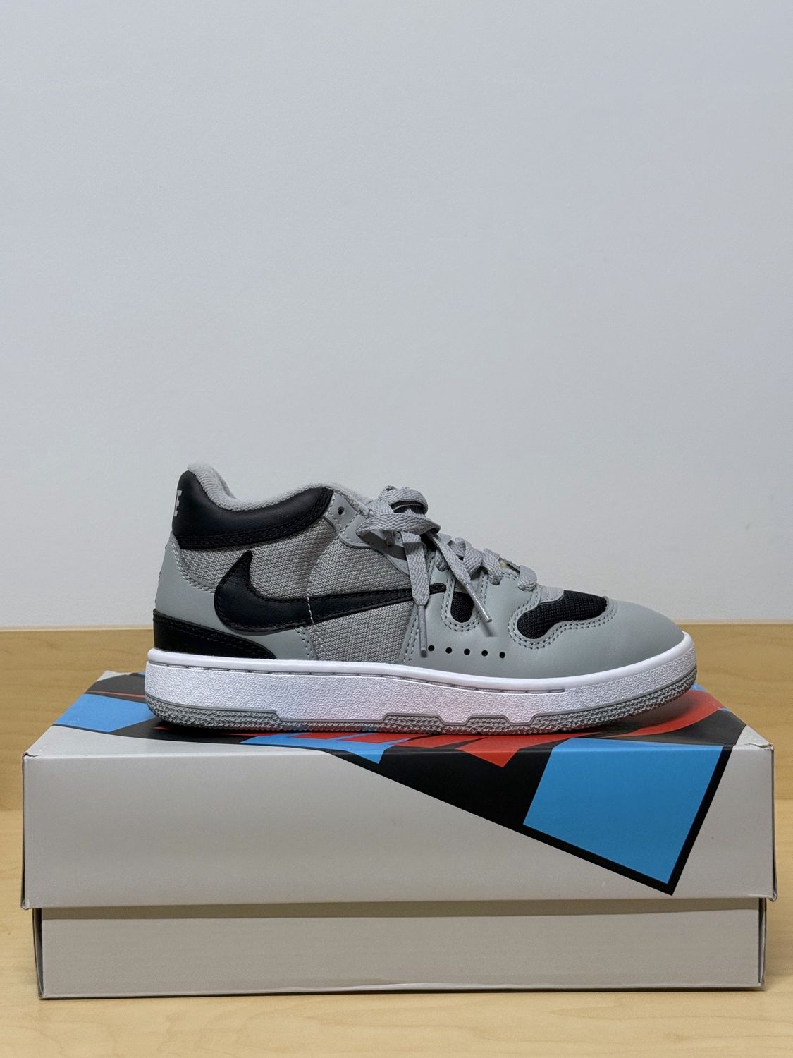 Nike Travis Mac Attack Sz 4.5Y