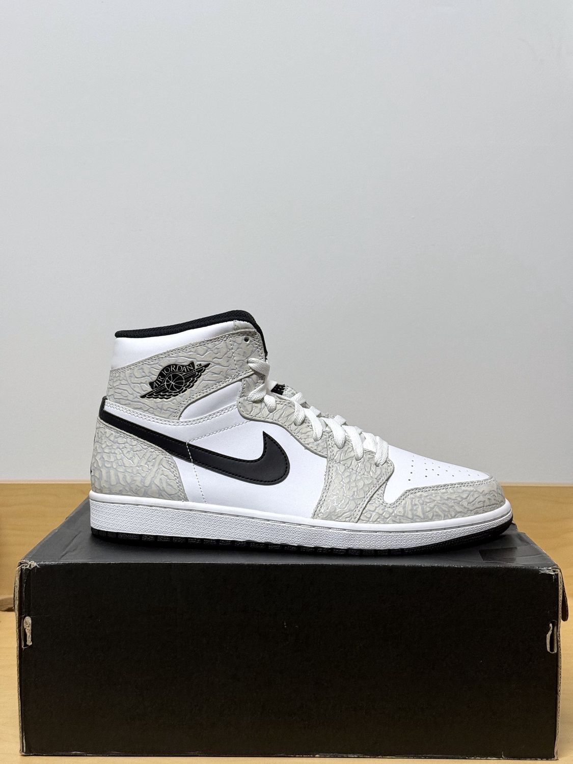 Jordan 1 White Elephant Sz 11M
