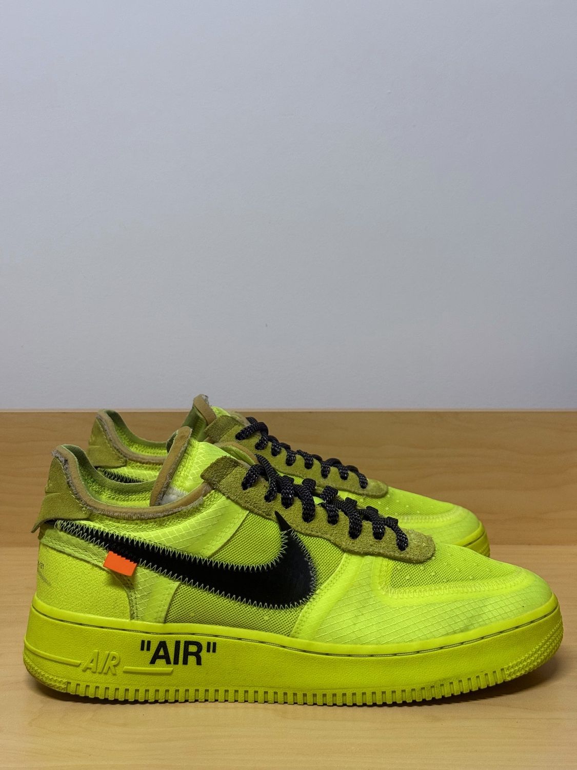 Air Force 1 Off White Volt Sz 9M