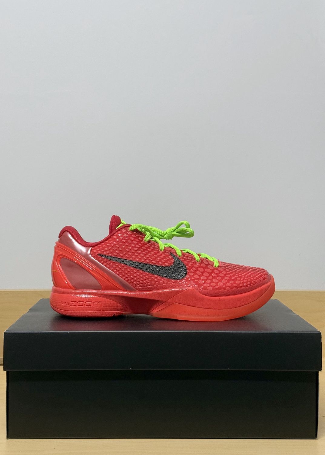 Kobe 6 Red Grinch Sz 7M
