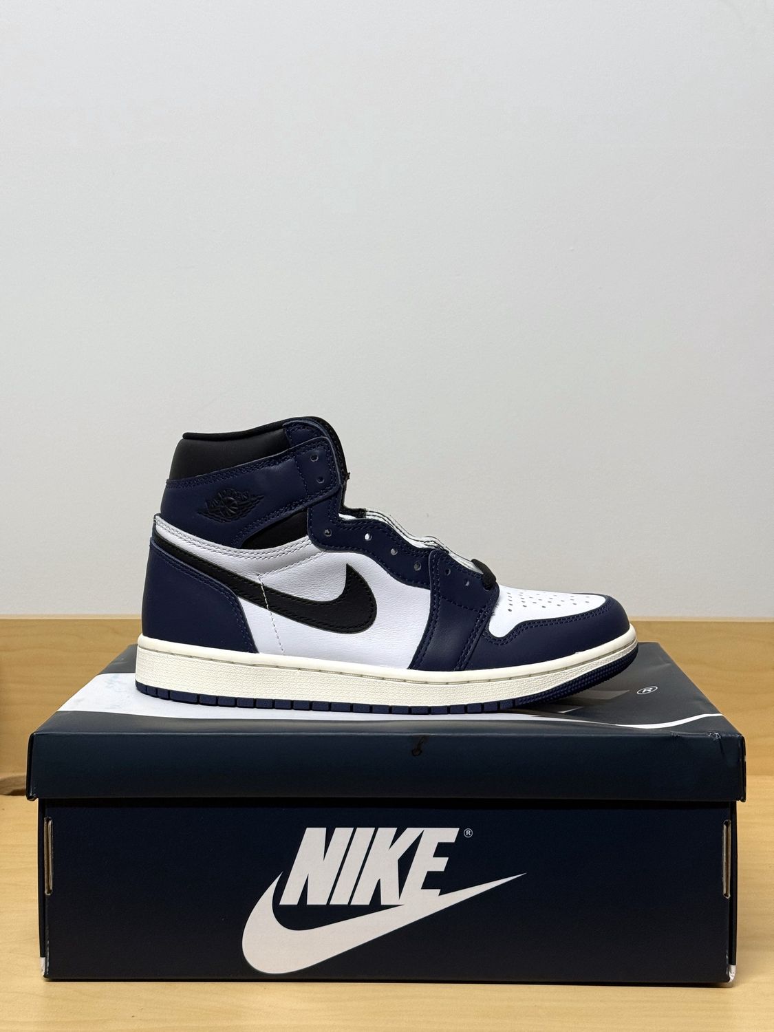 Jordan 1 Midnight Navy Sz 6.5M