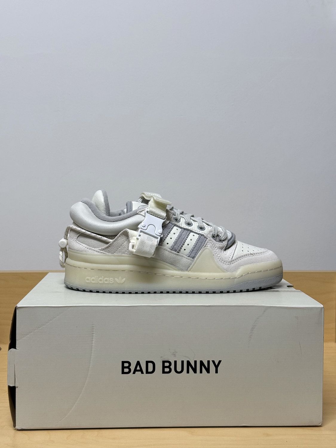 Bad Bunny Forum White Sz 4.5Y