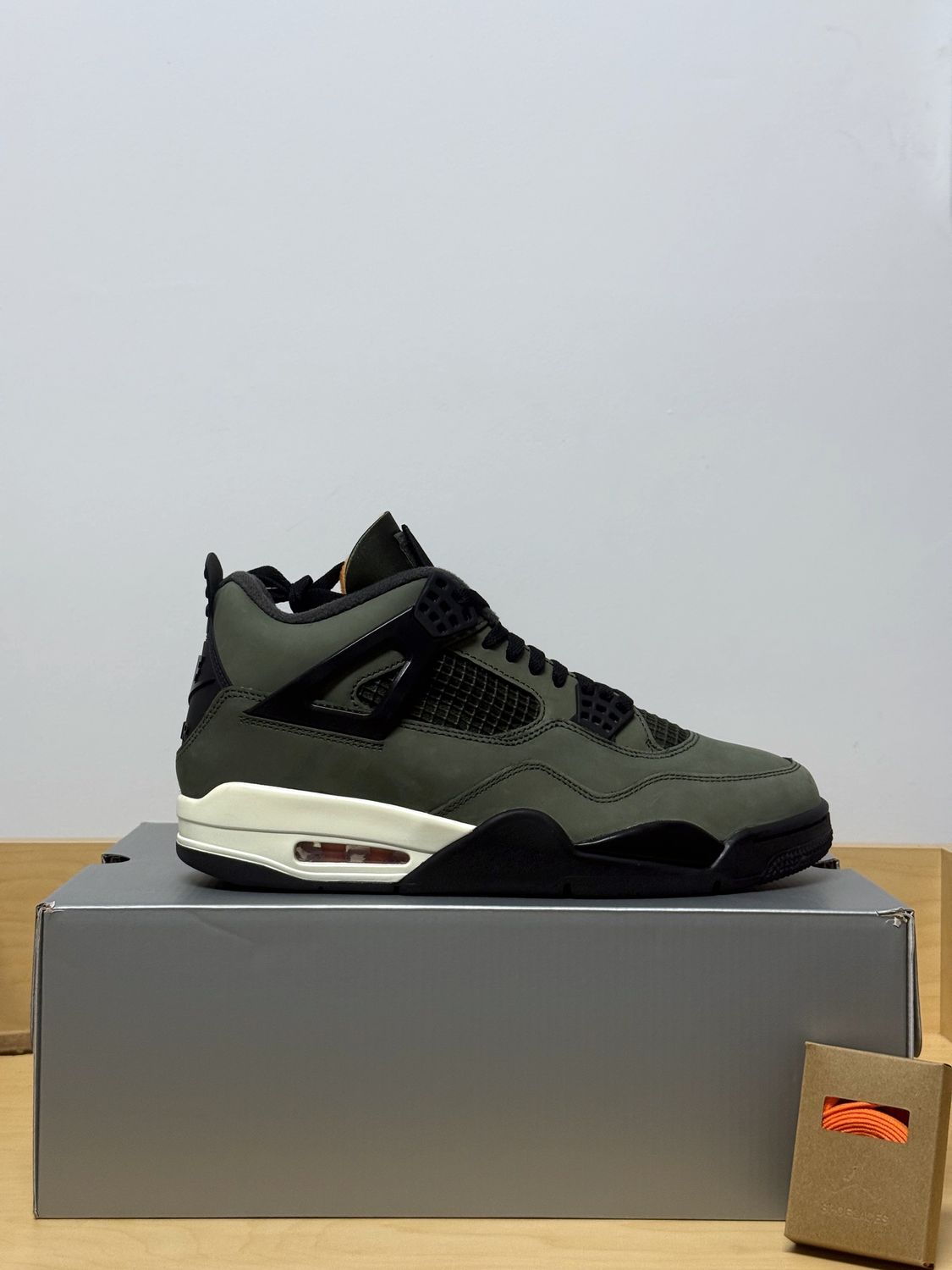 Jordan 4 Undefeated Sz 11M