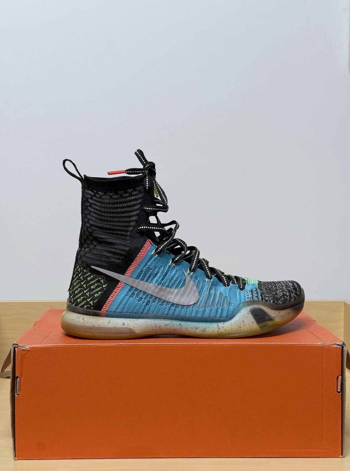 Kobe 10 What The's  Sz 10.5M