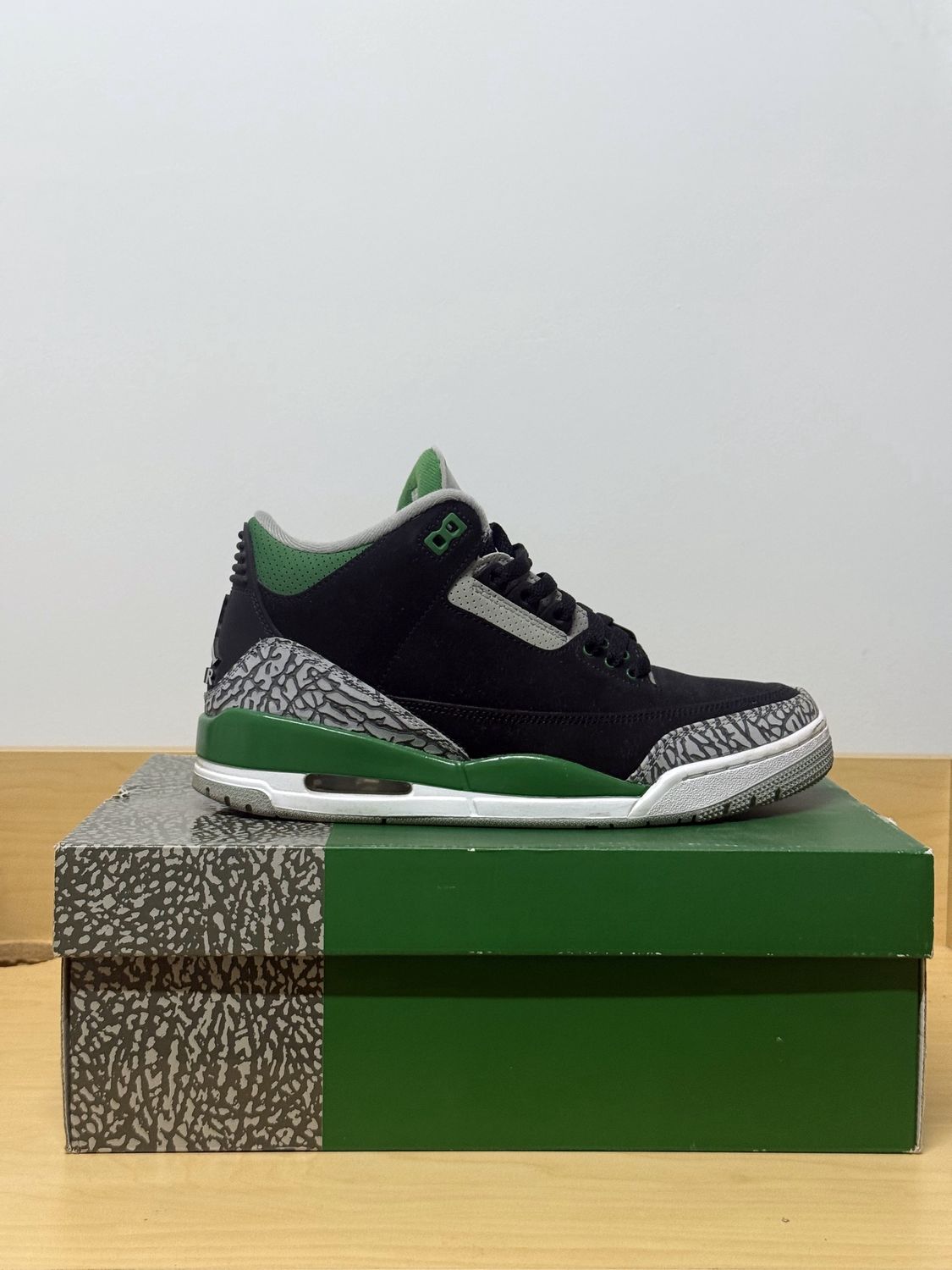Jordan 3 Pine Green Used Sz 9M