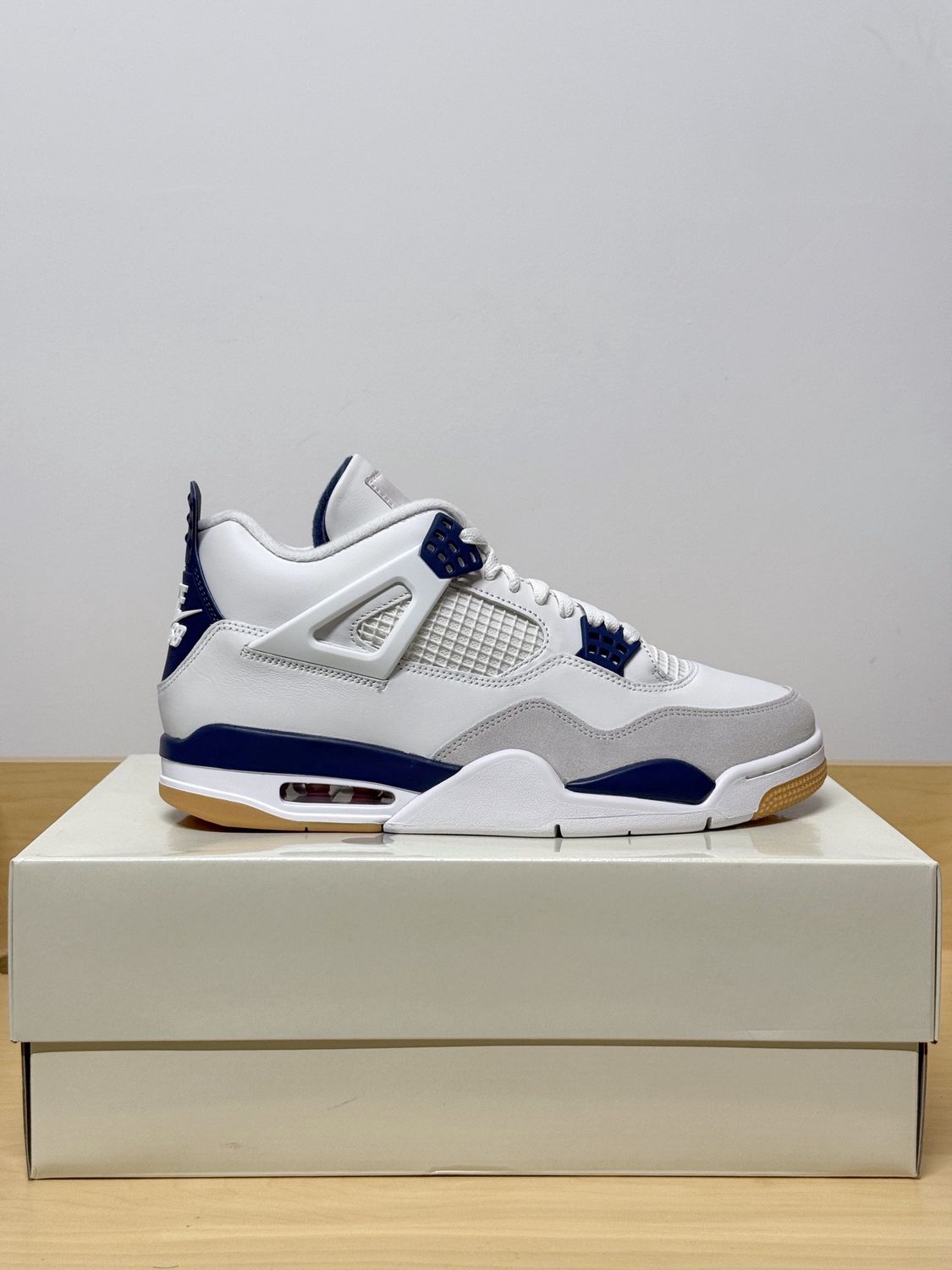 Jordan 4 SB Navy Sz  10.5M