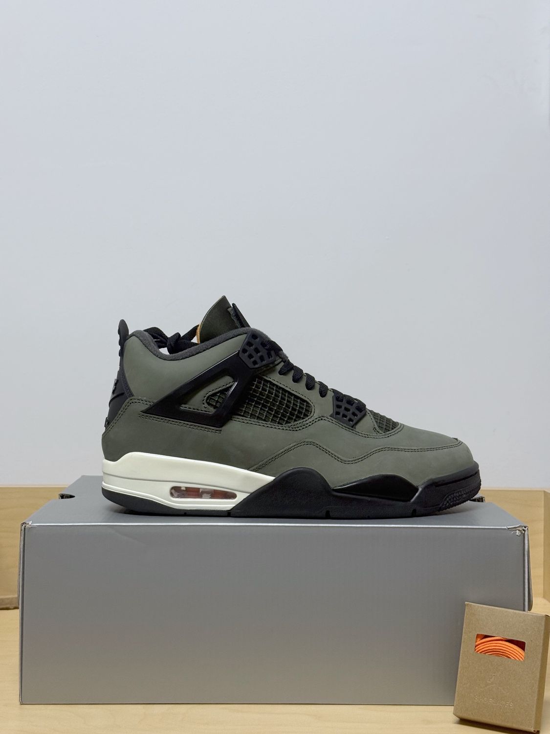 Jordan 4 Undefeated Sz 10M