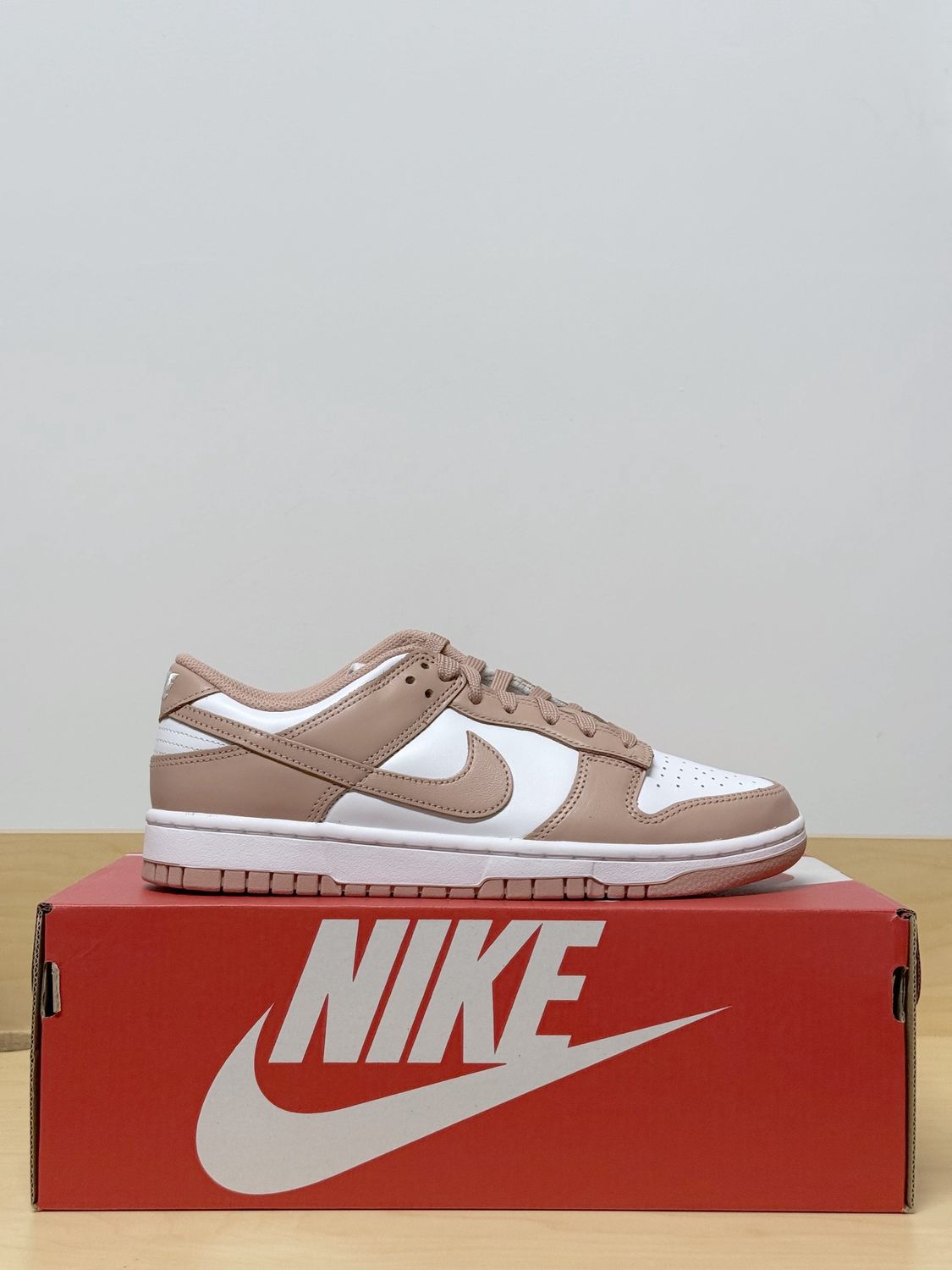Nike Dunk Low W Rose Whisper Sz 9W (7.5M)
