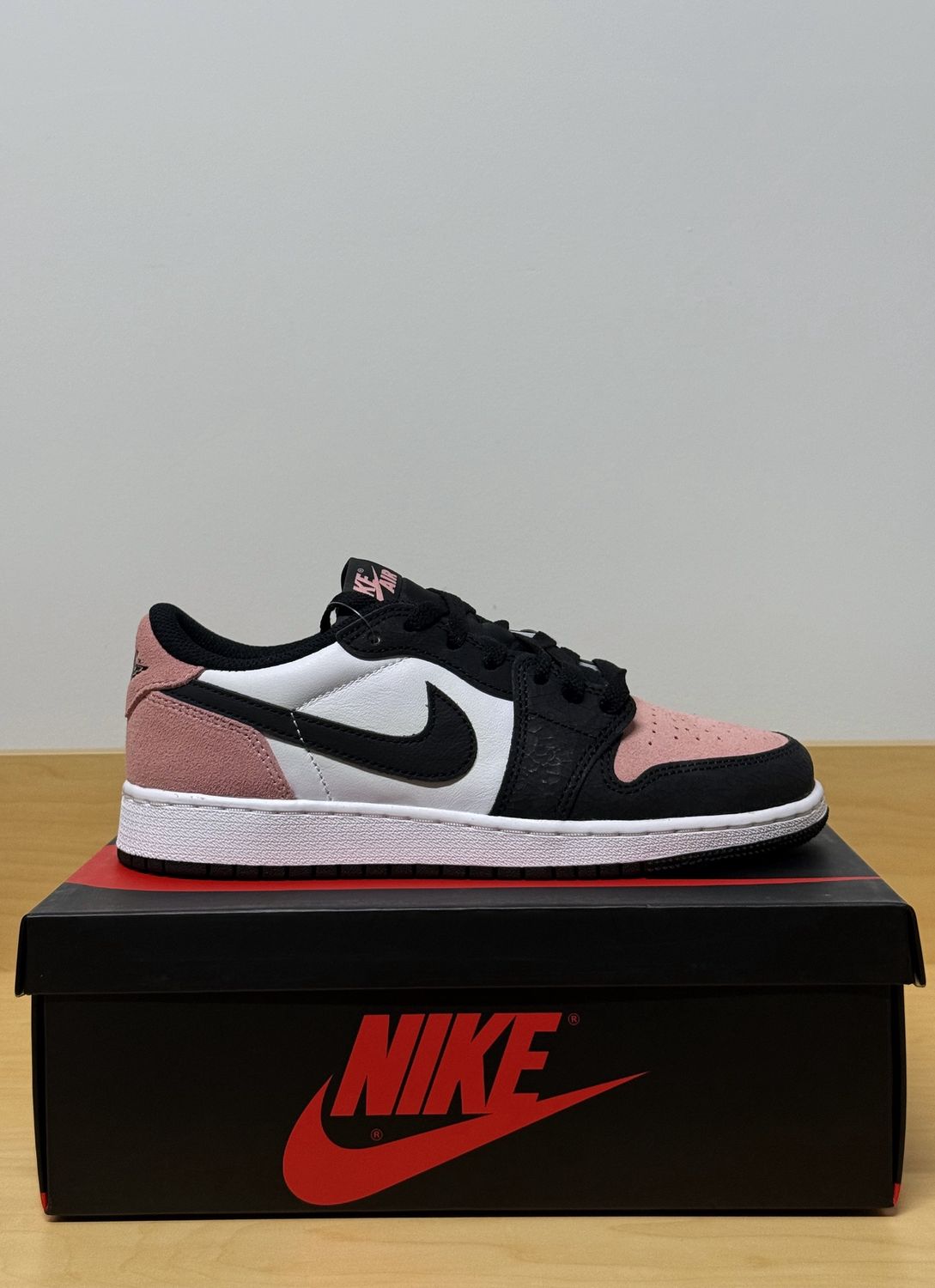 Jordan 1 Low Bleach Coral Sz 6Y