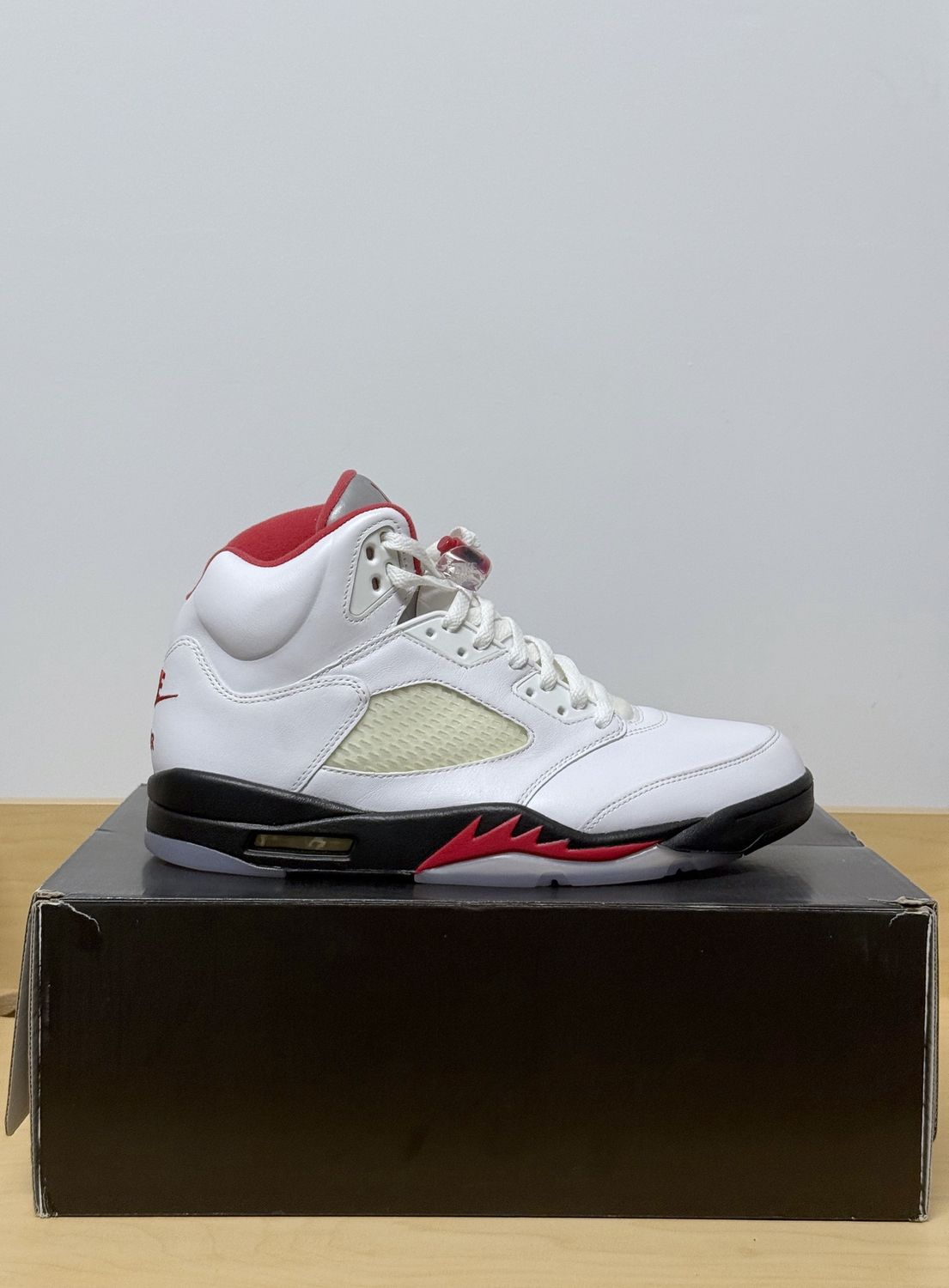 Jordan 5 Fire Red 2020 Sz 11.5M