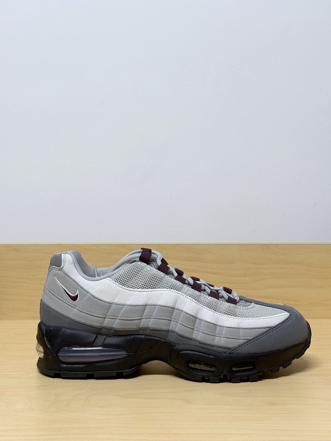 Nike Air Max 95 Smoke Grey Burgundy Sz 8.5M (10W)