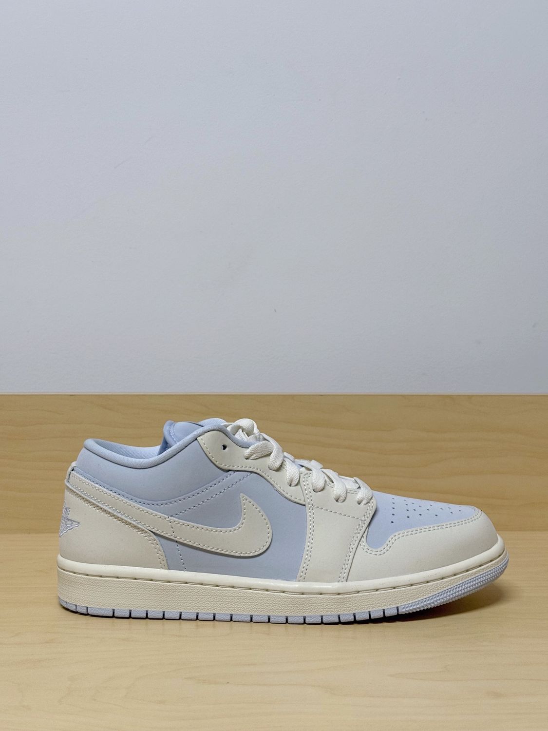 Jordan 1 Low Ws Blue Sail Sz 8.5W (7M)