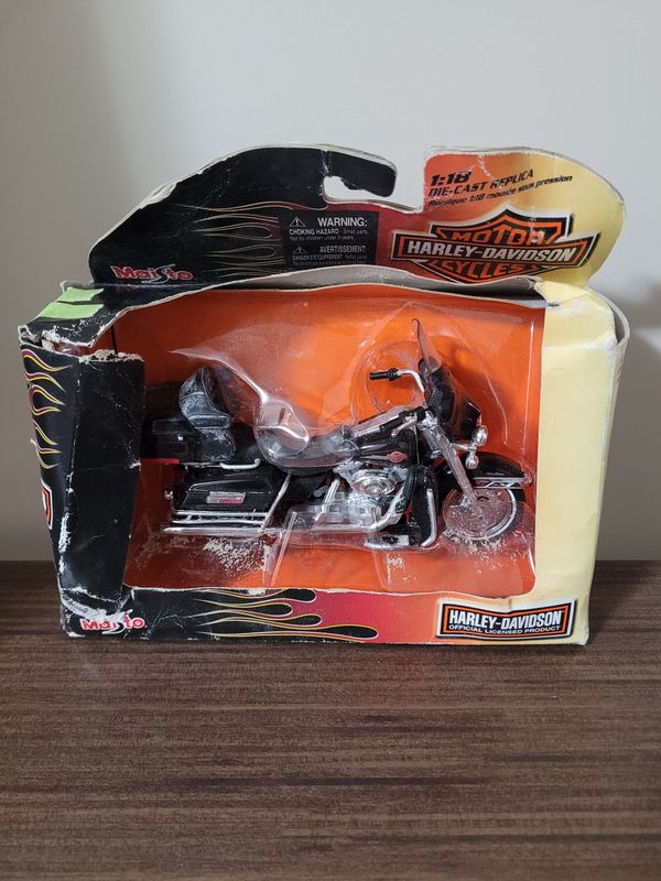 Harley-Davidson Motor Cycles Die-Cast Replica Series 22 (French) - Damaged