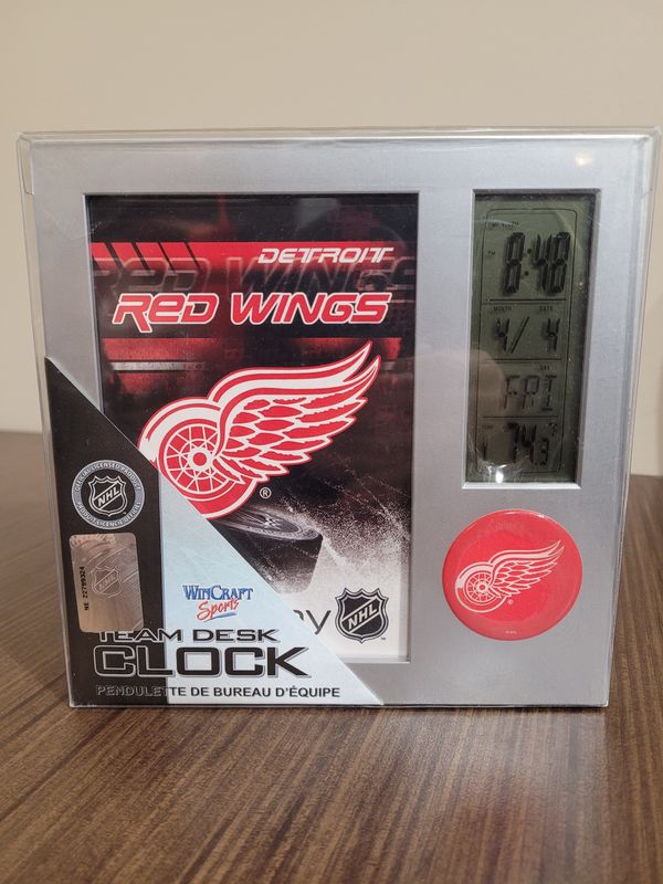 Detroit Red Wings Team Desk Clock