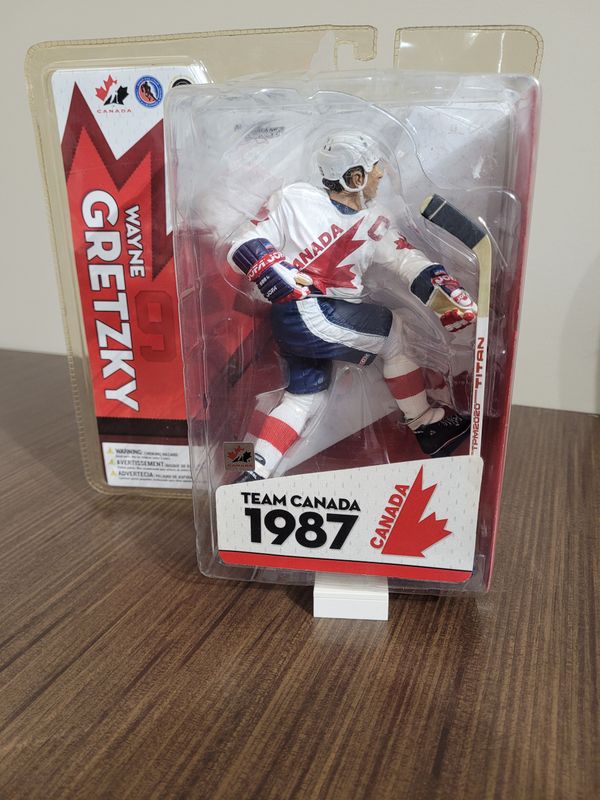 Wayne Gretzky McFarlane - Slightly Damaged