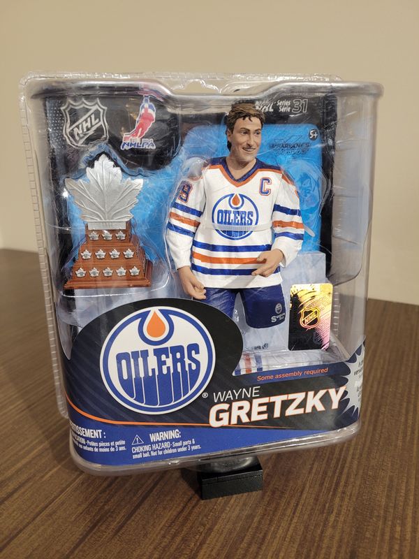 Wayne Gretzky McFarlane w/ Conn Smythe Trophy