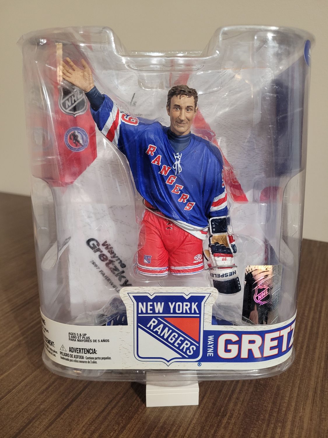 Wayne Gretzky McFarlane Retirement Edition