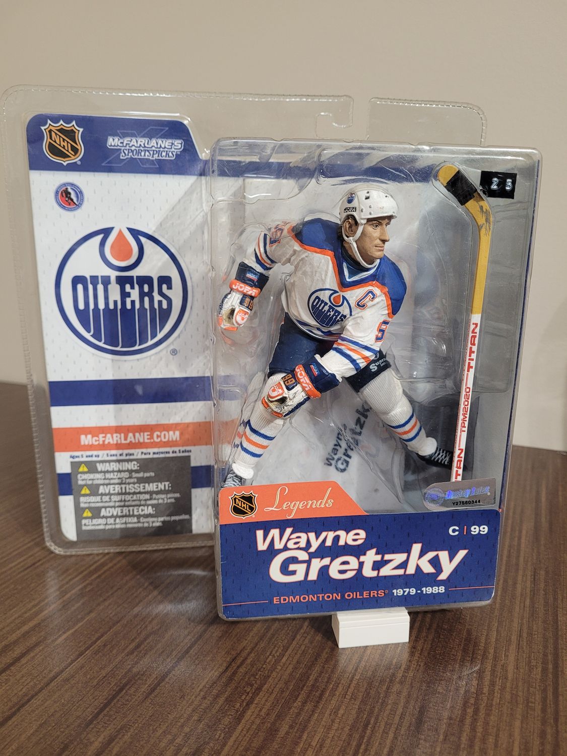 Wayne Gretzky McFarlane White Variant