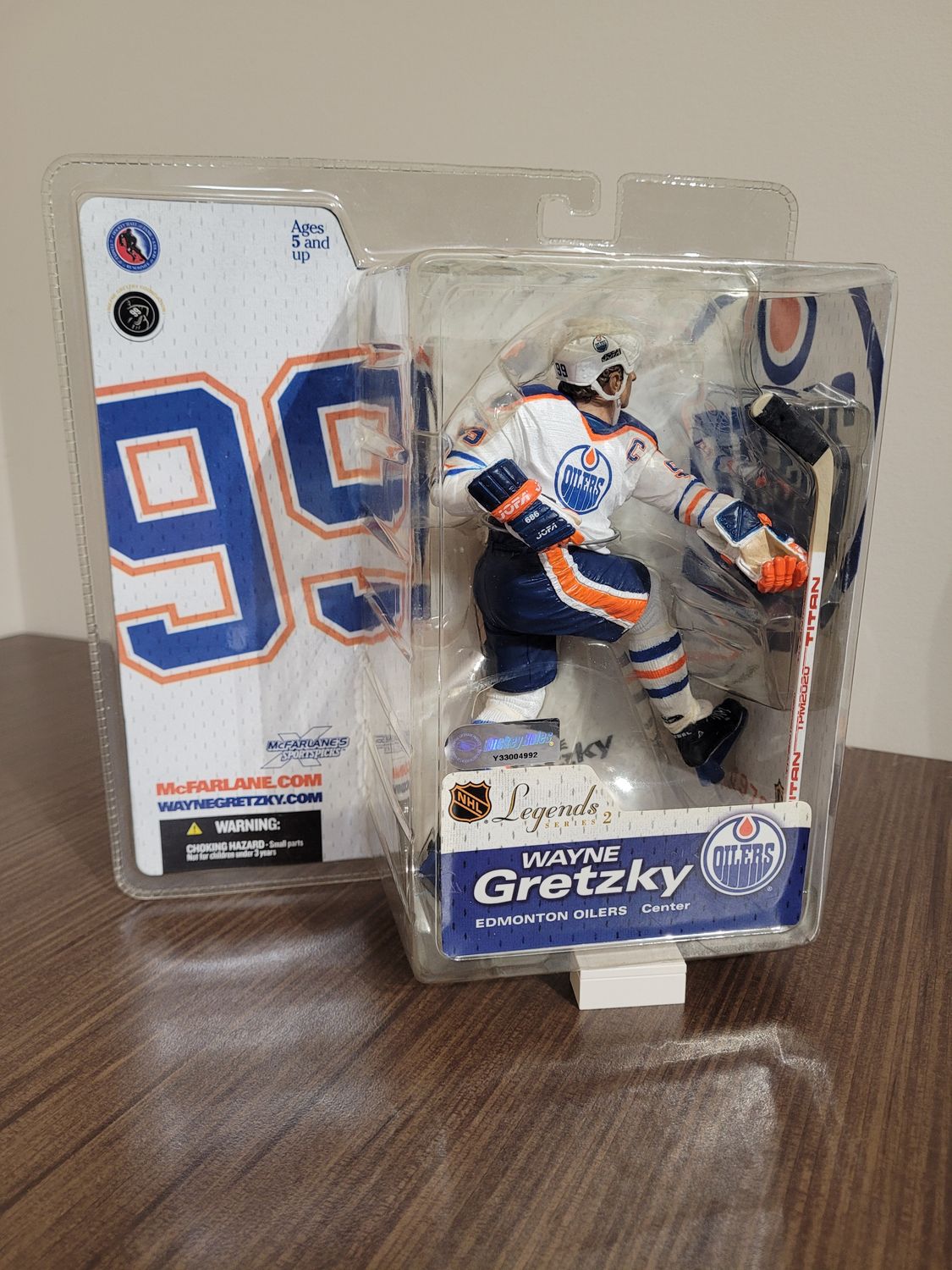 Wayne Gretzky McFarlane White Variant
