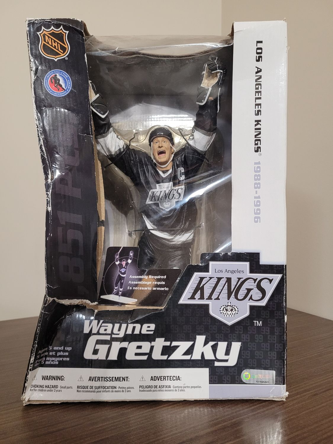 Wayne Gretzky 12" McFarlane - Damaged