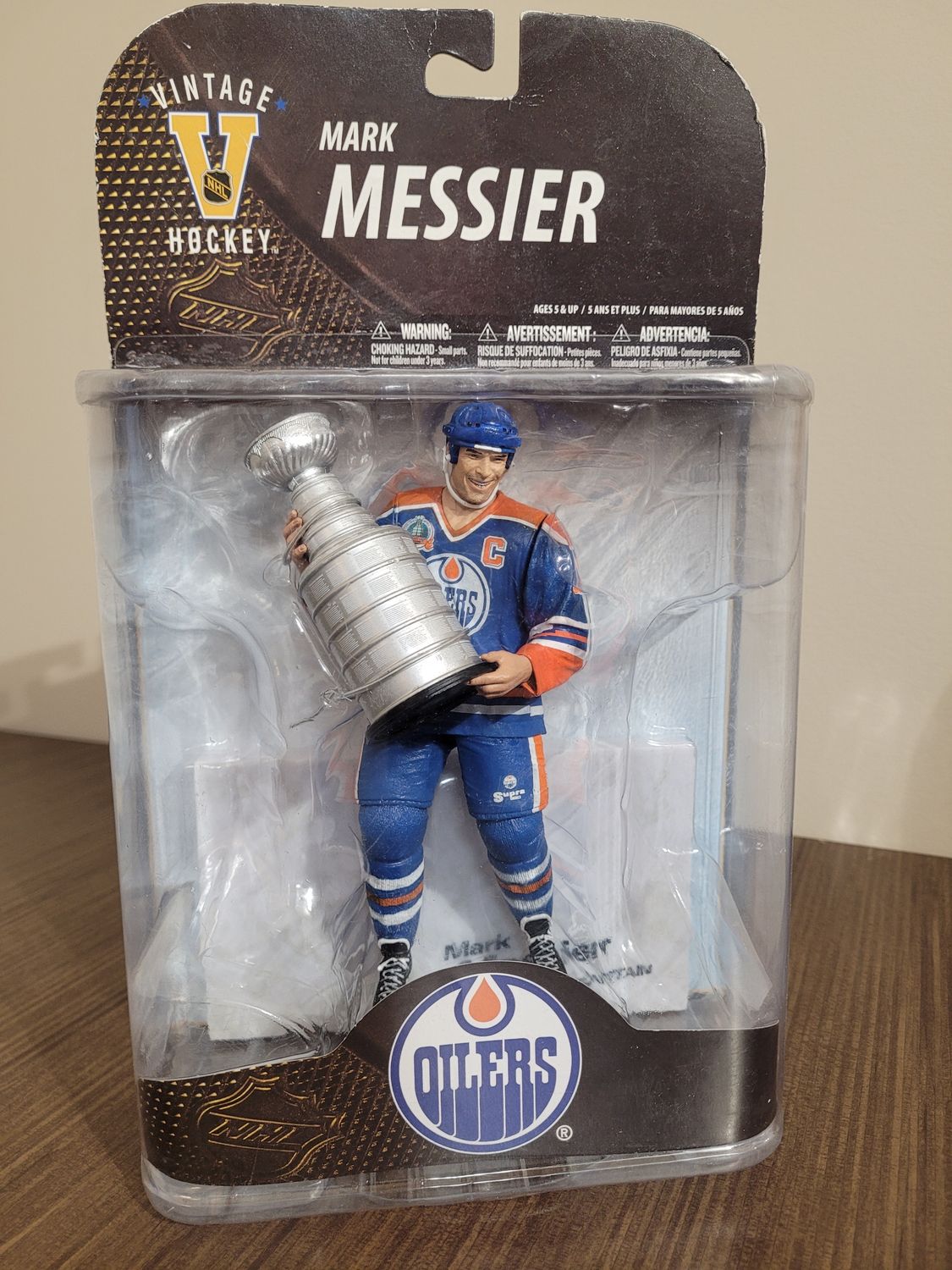 Mark Messier McFarlane w/ Stanley Cup - Slightly Damaged