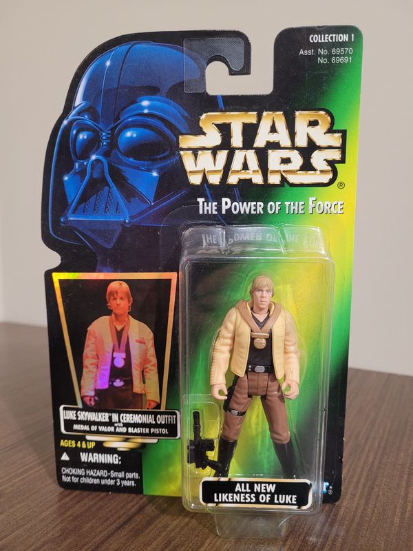 Luke Skywalker in Ceremonial Outfit w/ Medal of Valor and Blaster Pistol