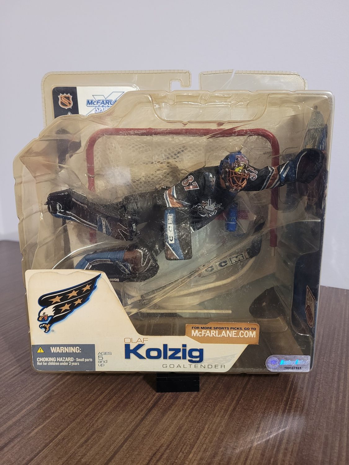 Olaf Kolzig McFarlane w/ Net - Damaged, Yellowed