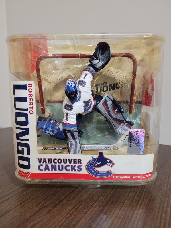 Roberto Luongo McFarlane w/ Net - Yellowed