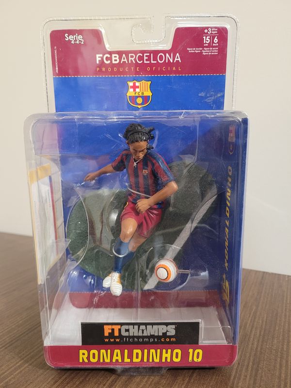 Ronaldinho Figurine - Minimal Damage