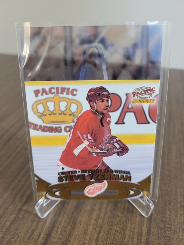 Steve Yzerman 1997-98 Pacific Invincible 9