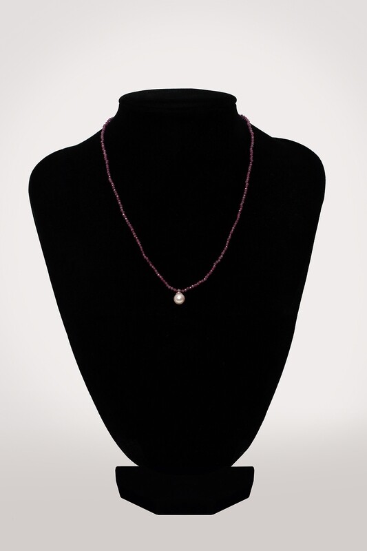 Rubin nyaklánc - sósvízi akoya gyöngy Rubin nyaklánc - sósvízi akoya gyöngy