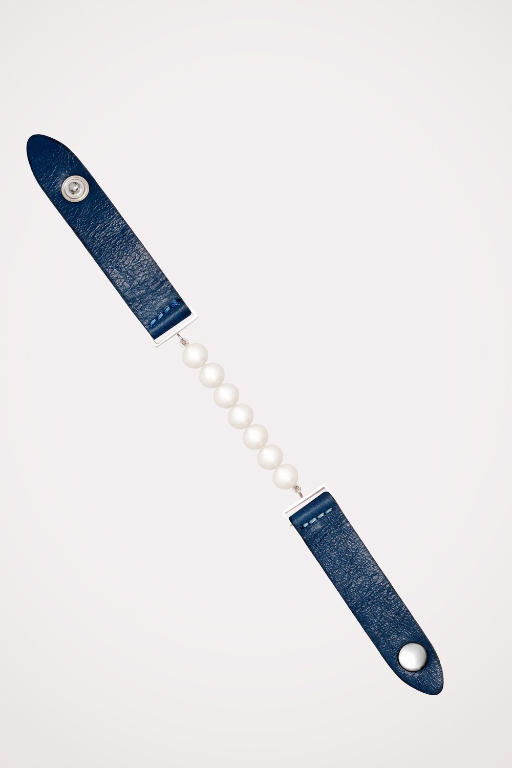 Édesvízi gyöngy - sötétkék bőr karkötő