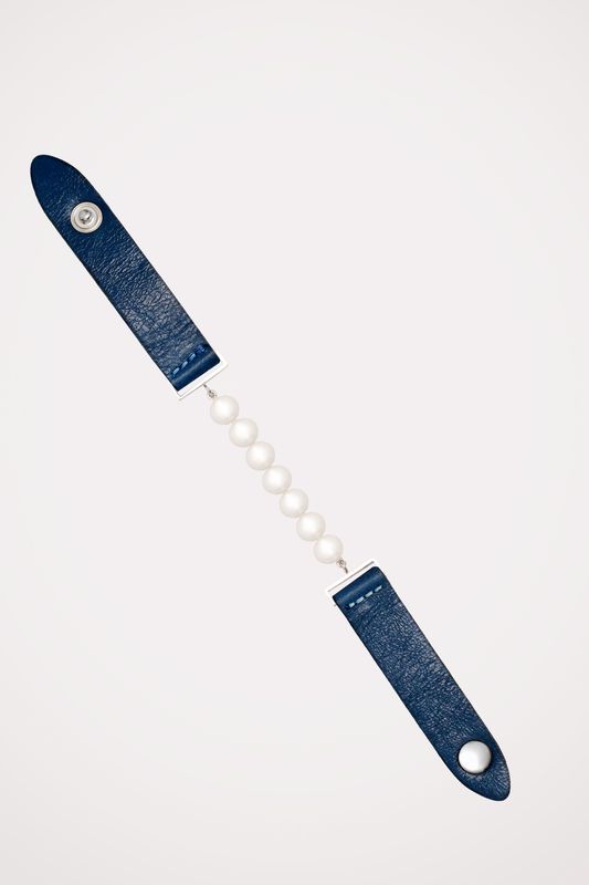 Édesvízi gyöngy - sötétkék bőr karkötő