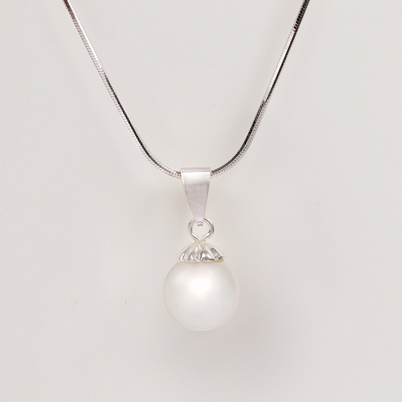Tenyésztett gyöngy medál - ezüst foglalatban