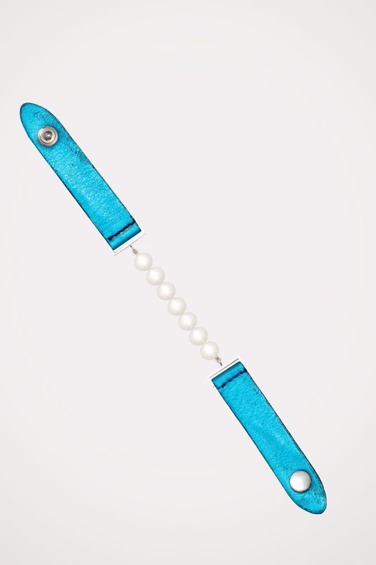 Édesvízi gyöngy - világoskék bőr karkötő