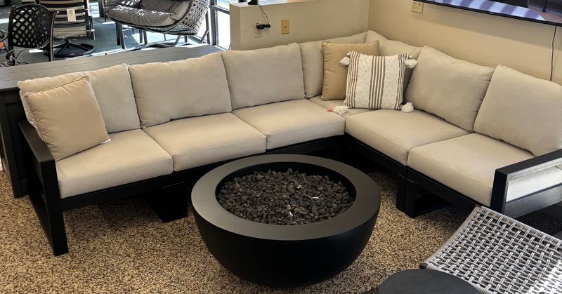 POLYWOOD EDGE 6-Piece Modular Deep Seating Set: Black and Dune Burlap POLYWOOD EDGE 6-Piece Modular Deep Seating Set: Black and Dune Burlap